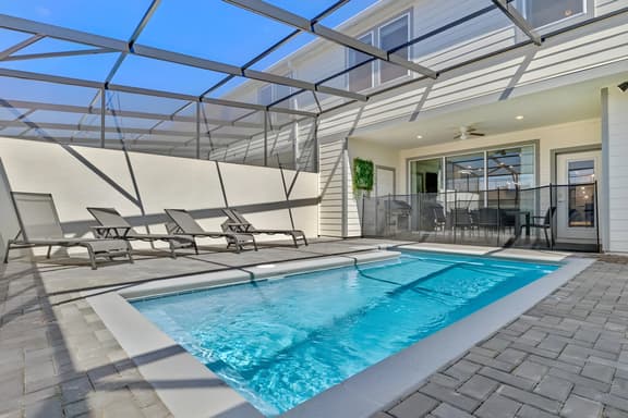 5 Bedrooms / 4.5 Bathrooms Windsor Island (876 PD)
