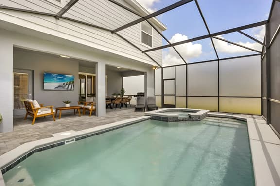 6 Bedrooms / 4.5 Bathrooms /  Windsor Cay(16007SC)