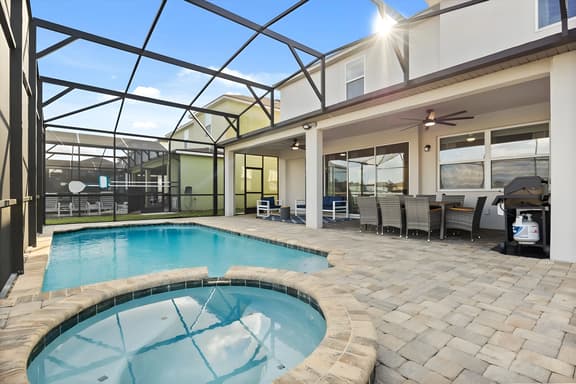 9 Bedrooms/ 6.5 Bathrooms/ Solara (2135FM)