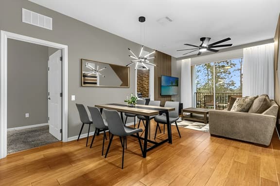 3 Bedrooms/ 2 Bathrooms/ Vista Cay (4024-203 BD)