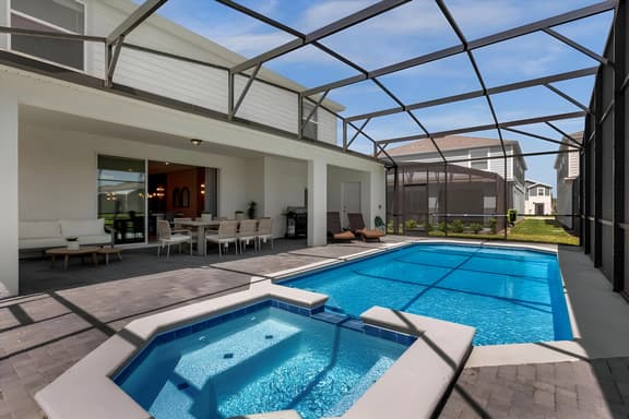 10 Bedrooms/ 8 Bathrooms/ Windsor Island (3104MD)