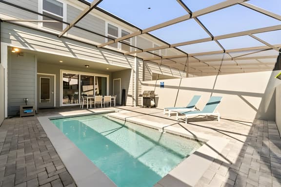 5 Bedrooms/ 4.5 Bathrooms/ Windsor Cay (1292BI)