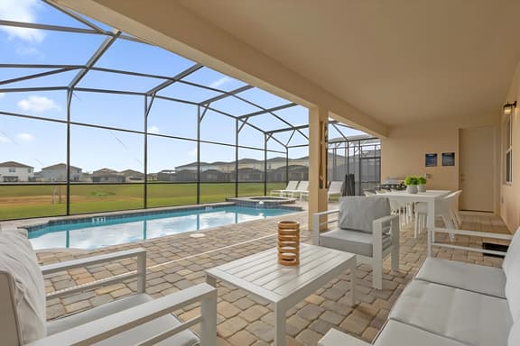 9 Bedrooms/ 6.5 Bathrooms/ Solara (2369 SW)