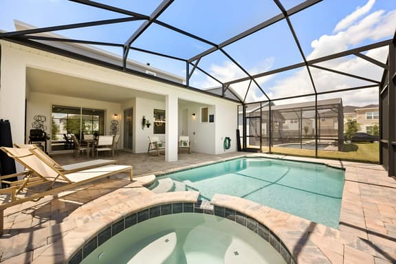 6 Bedrooms / 4.5 Bathrooms / Solara (2343CS)