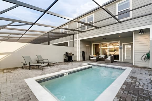 4 Bedrooms/ 3.5 Bathrooms/ Windsor Island (4138LA)