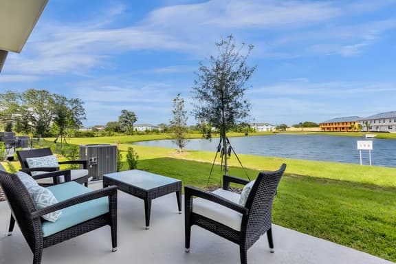 3 Bedrooms/ 3 Bathrooms/ Festival (1059 PL)