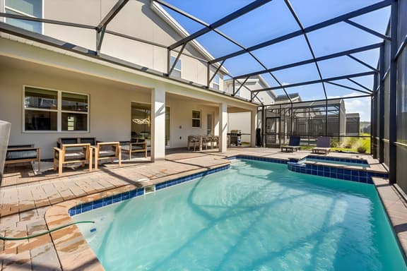 9 Bedrooms / 5 Bathrooms / Storey Lake (4548TB)