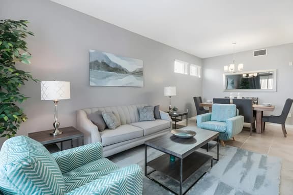 3 Bedrooms / 2 Bathrooms / Storey Lake (4751-308 CT)