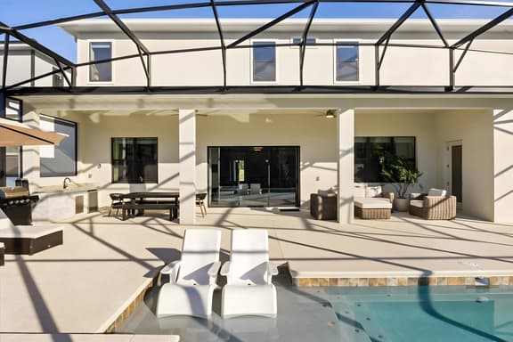 15 Bedrooms / 16.5 Bathrooms / Sonoma (4061SB)