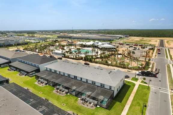 5 Bedrooms / 5 Bathrooms / Windsor Cay (1137BI)