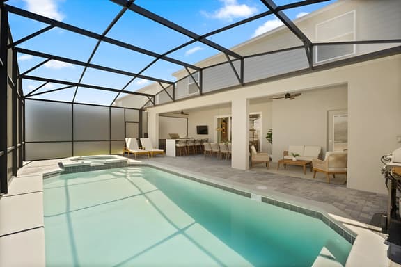10 Bedrooms/ 8 Bathrooms/ Windsor Cay (16012 SC)