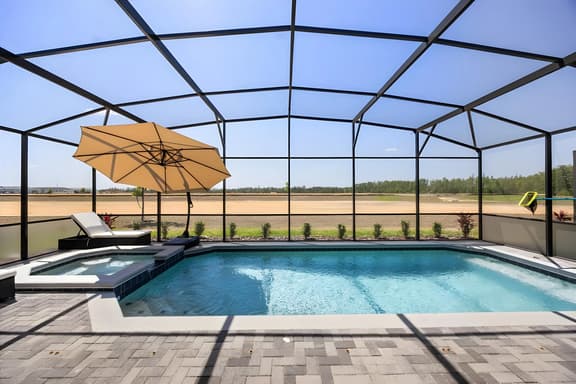 10 Bedrooms / 8 Bathrooms / Windsor Cay (15953CC)