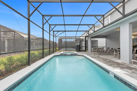 10 Bedrooms/ 8 Bathrooms/ Windsor Island (4433 KR)
