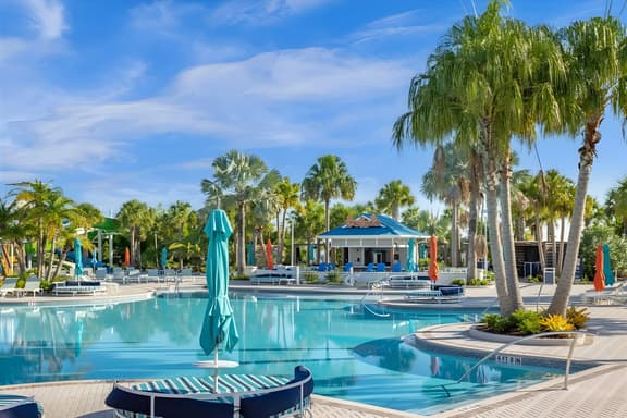 6 Bedrooms/ 4.5 Bathrooms/ Windsor Island(4075 LA)