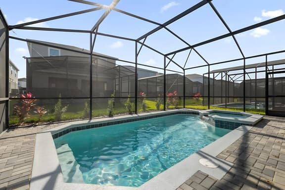 7 Bedrooms / 5.5 Bathrooms / Windsor Cay (15983SC)