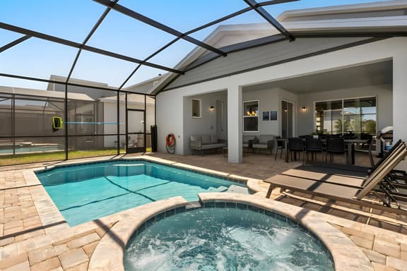 7 Bedrooms / 4.5 Bathrooms / Solara (2347CS)
