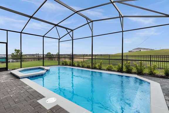7 Bedrooms/ 5.5 Bahrooms/ Windsor Island (1917 SD)