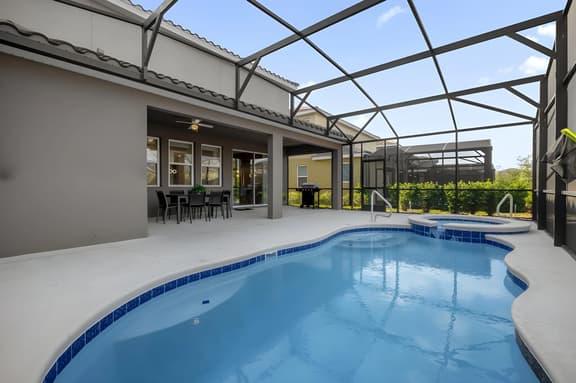 6 Bedrooms / 5.5 Bathrooms / Solterra (7642OL)