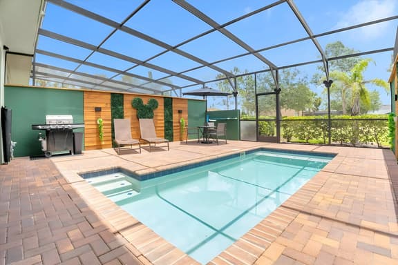 5 Bedrooms / 4.5 Bathrooms / Solterra (4618 TD)