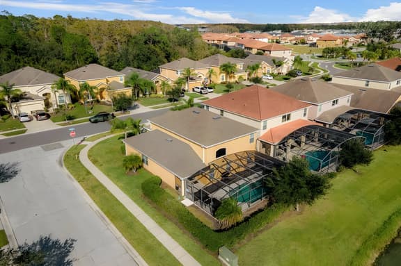 4 Bedrooms / 3 Bathrooms / Veranda Palms (4461 NP)