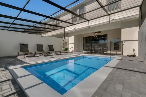 5 Bedrooms / 4.5 Bathrooms / Windsor at Westside (8928 SA)