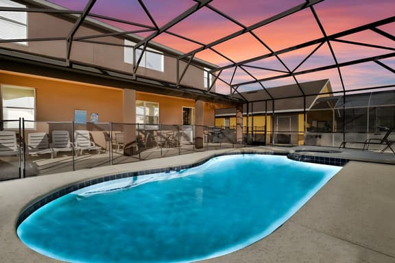6 Bedrooms / 4 Bathrooms / Veranda Palms (4457 NP)