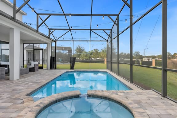 9 Bedrooms / 6 Bathrooms / Solara (8901 CB)