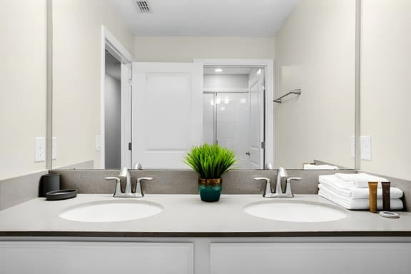 4 Bedroom/ 3 Bathroom Storey Lake (4821 ML)