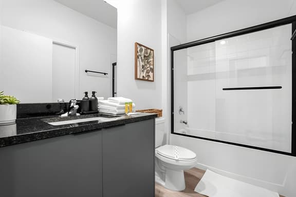 3 Bedrooms/ 3 Baths/ The Hub At Westside (3248TT)