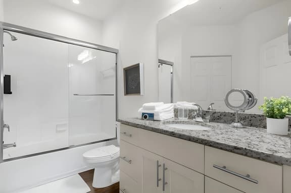 4 Bedrooms / 3 Bathrooms/ West Lucaya (3234CP)