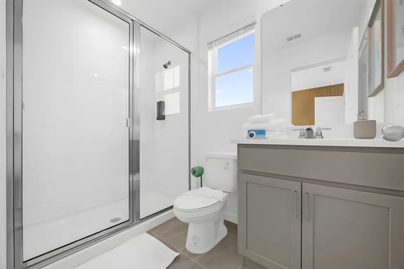 6 Bedrooms / 4.5 Bathrooms / Solara (2382 SW)