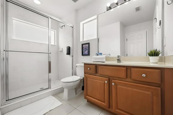 6 Bedrooms / 5.5 Bathrooms / Bella Vida (450LF)