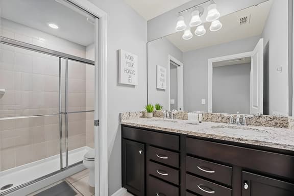 6 Bedrooms/ 4.5 Bathrooms/ Windsor Island (1661KL)