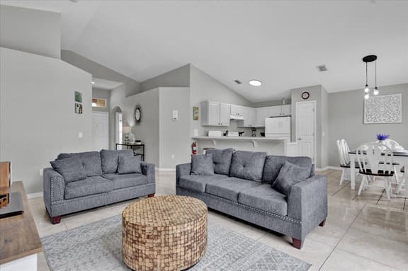 3 Bedrooms / 2 Bathrooms / Cumbrian Lakes (4695 CL)