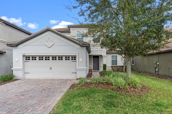 5 Bedrooms / 5 Bathrooms Champions Gate (9031 SM)