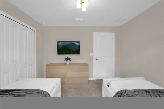 5 Bedrooms /4 Bathrooms / Champions Gate (8997 SD)
