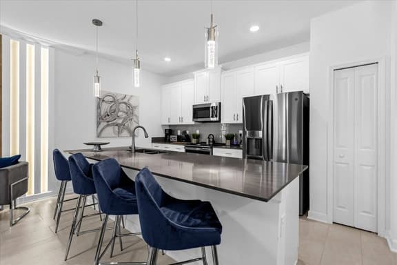 4 Bedroom/ 3 Bathroom/ Storey Lake (2425RT)