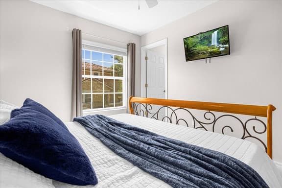 3 Bedrooms / 2.5 Bathrooms / Encantada (3091 YL)