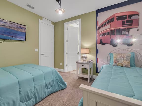 6 Bedrooms / 6.5 Bathrooms / Encore (410 LD)