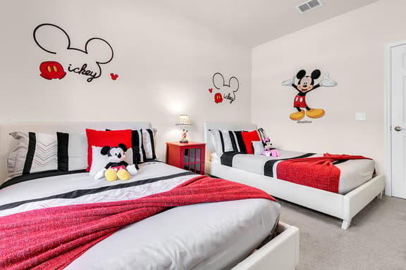3 Bedrooms / 2 Bathrooms / Lucaya Village (18-102)