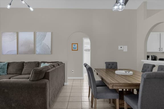 3 Bedrooms / 2 Bathrooms / Indian Creek (2559 BC)