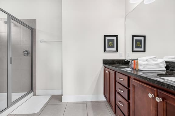 8 Bedrooms/ 7 Bathrooms/ Encore (7502 MA)