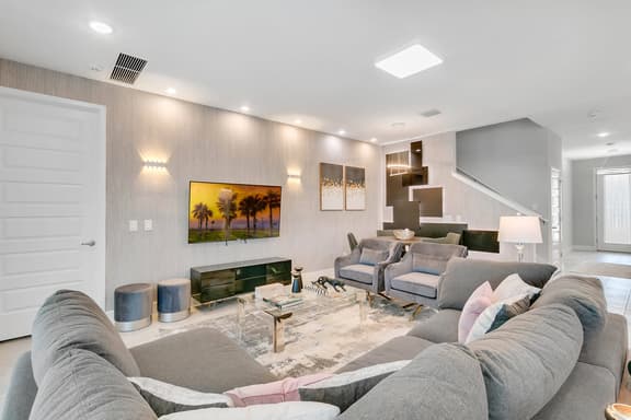 8 Bedrooms / 6.5 Bathrooms / Encore (297 AA)