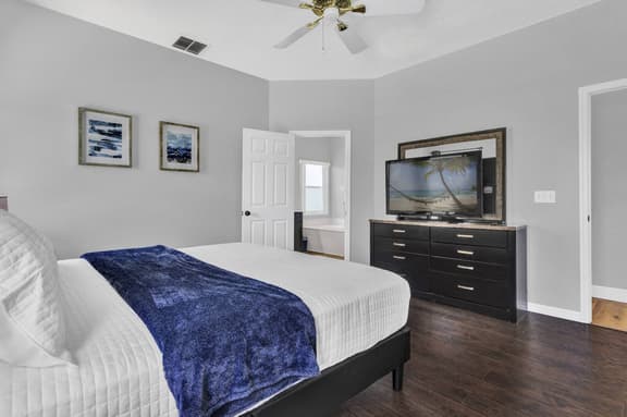 5 Bedrooms/ 3 Bathroom Hampton Lakes (573 BC)