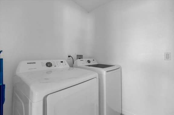 3 Bedrooms / 2 Bathrooms/ Lindfields (3026 BC)