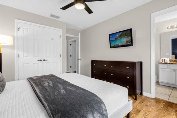 3 Bedrooms/ 2.5 Bathrooms/ Encantada (3160 YL)