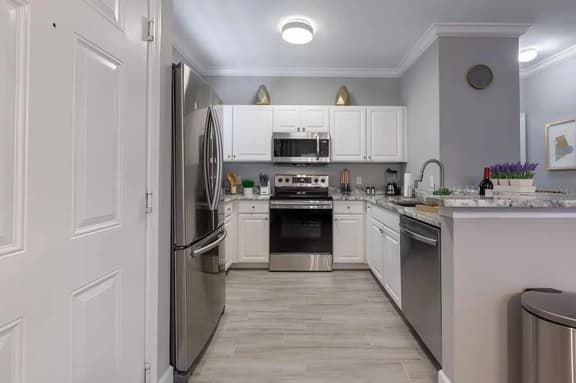4 Bedrooms/ 3 Bathrooms/ Lucaya Village (2-101)