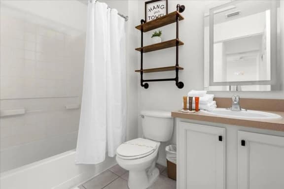 3 Bedrooms/ 2.5 Bathrooms/ Encantada (8529 BL)