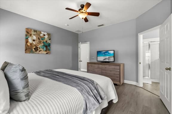 5 Bedrooms/3 Bathrooms/ Hampton Lakes (936 BD)