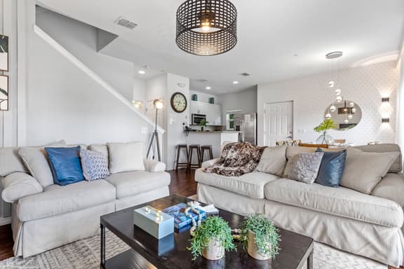 4 Bedroom/ 3 Bathroom/ Lucaya Village (26-108)